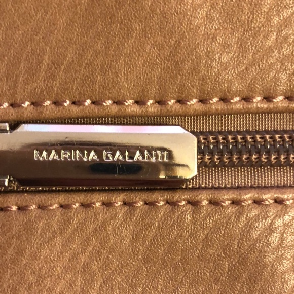 Marina Galanti large bag with removable strap.  Zipper close - Picture 4 of 10